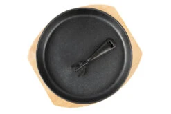 Grill Guru Iron Cooking Plate Met Houten Plank -Big Green Egg Winkel grill guru iron cooking plate met houten plank 2