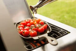 Napoleon Gietijzeren Pan Met Bamboe Onderzetter -Big Green Egg Winkel napoleon gietijzeren pan met bamboe onderzetter 3